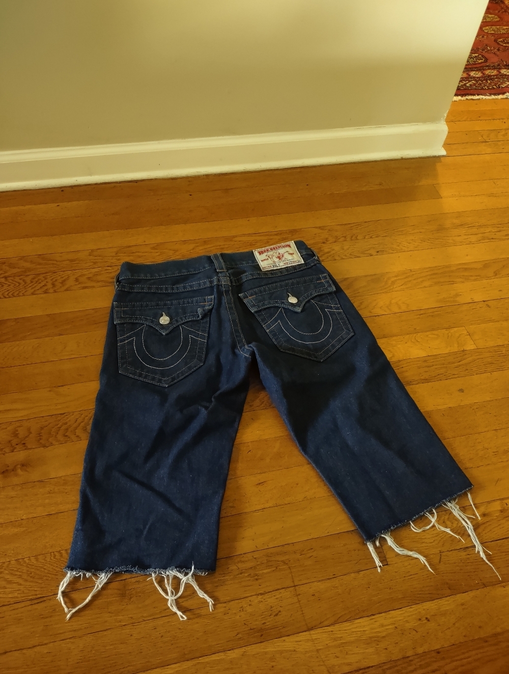 true religion dark wash world tour billy cutoff denim jean shorts raw hem 29